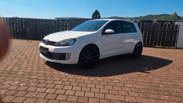 Volkswagen Golf - 2