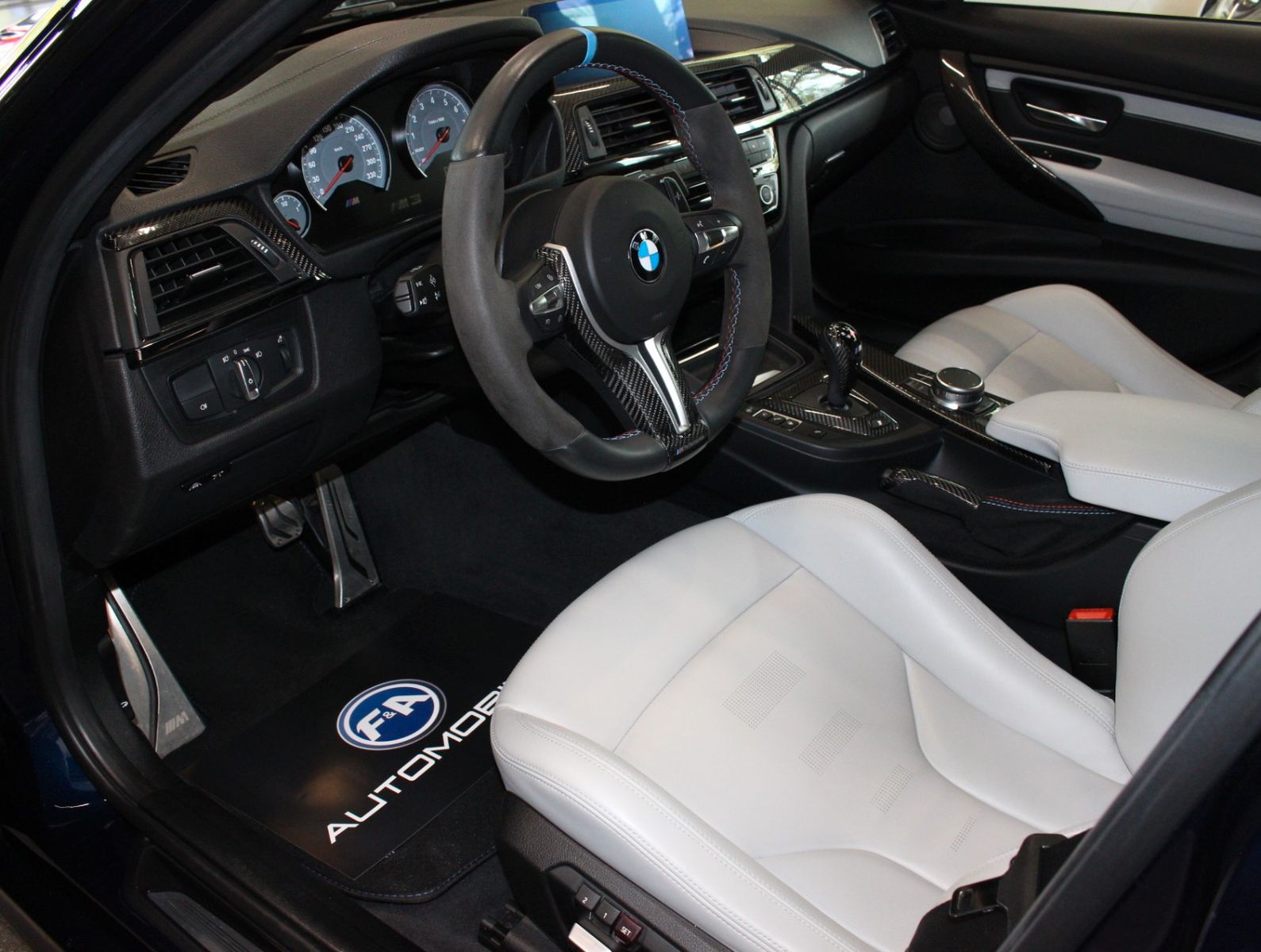 Fahrzeugabbildung BMW M3 LCI Tansanitblau*H&K*HUD*DE*TOP