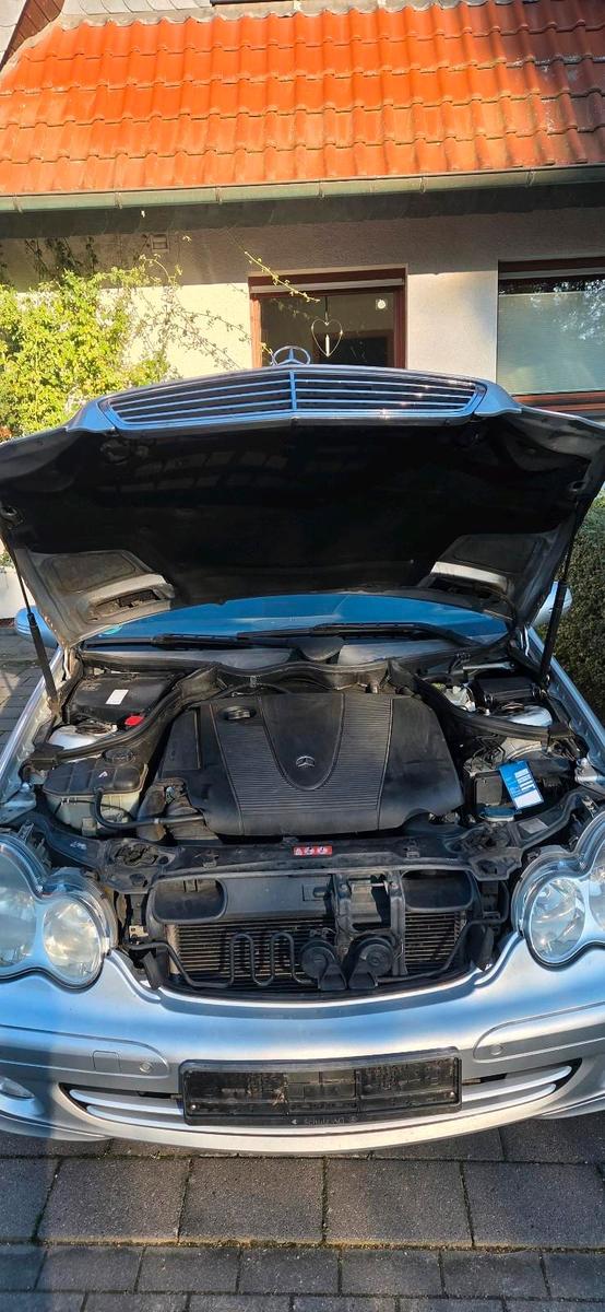 Mercedes-Benz C200 2006 — photo 8