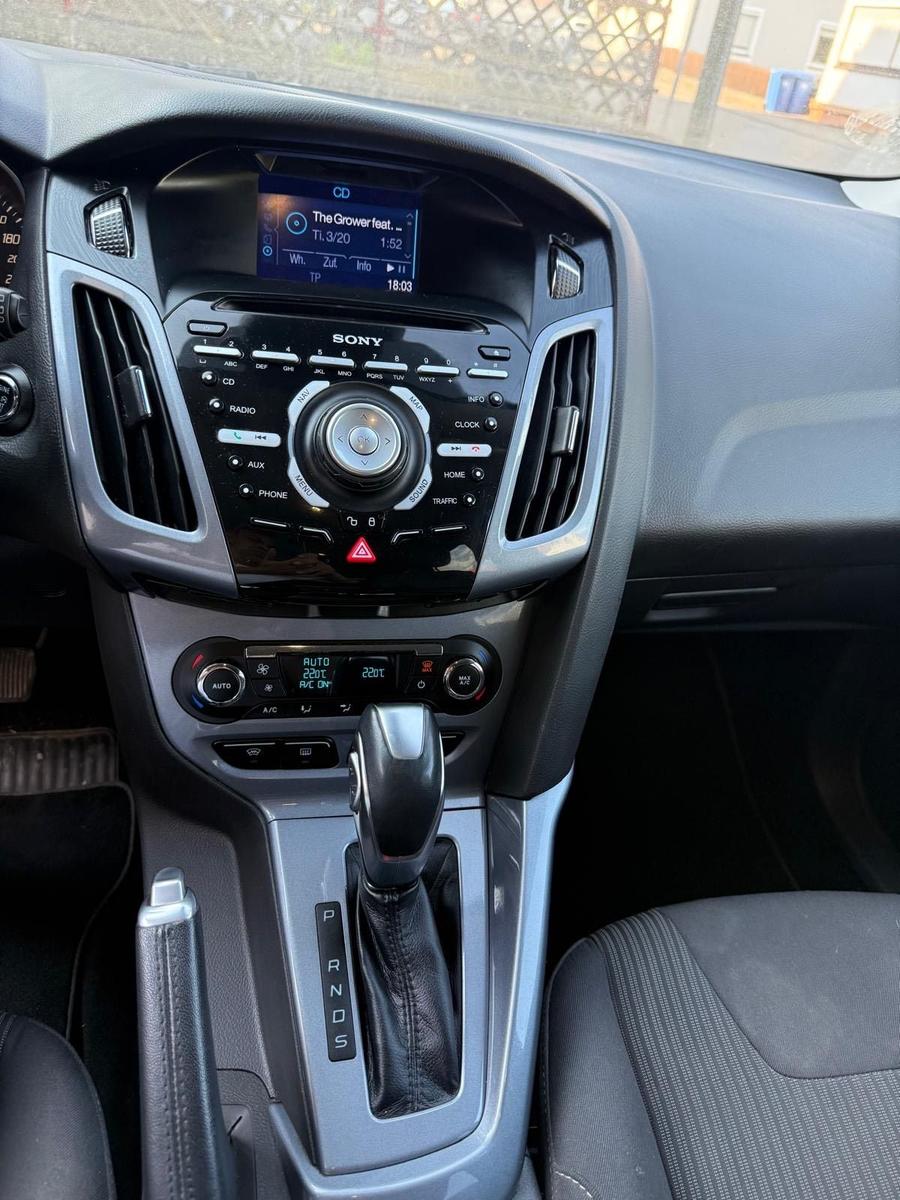 Ford Focus 2014 — photo 13