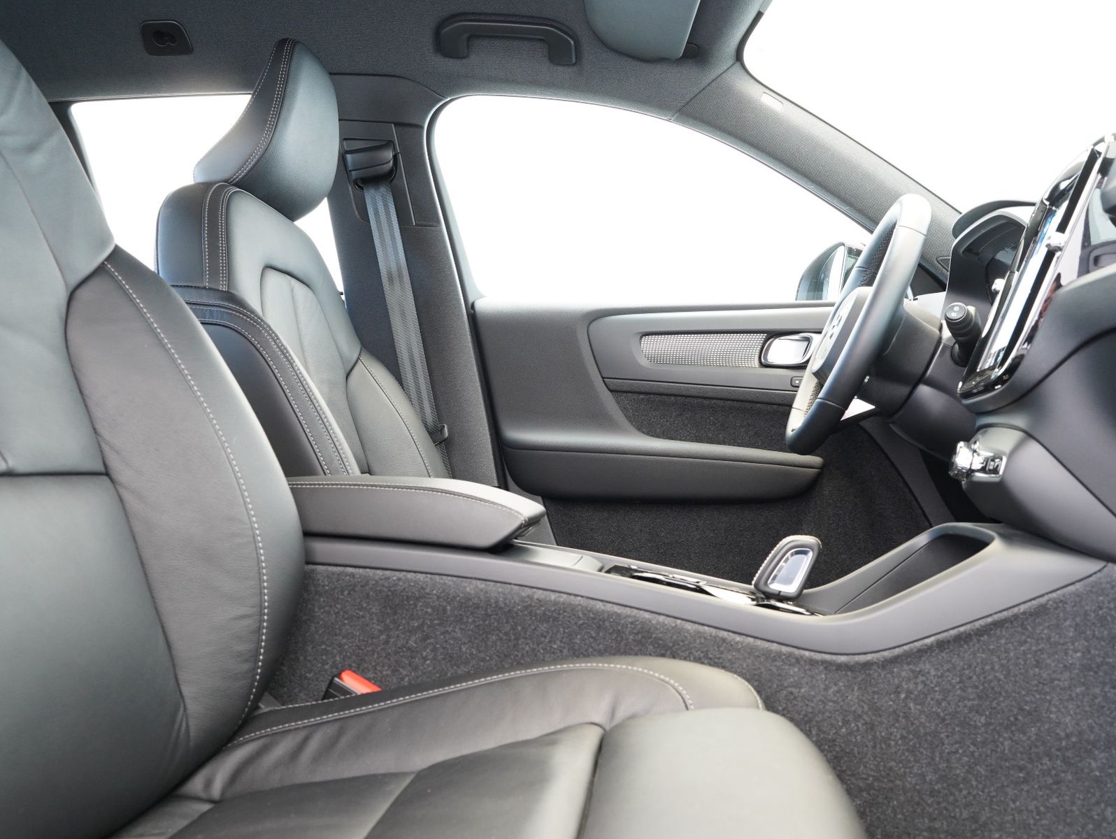Fahrzeugabbildung Volvo XC40 B4 B R Design LED/NAVI/ACC/LEDER/360°