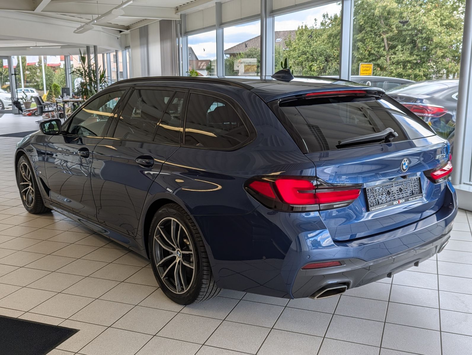 Fahrzeugabbildung BMW 530 d M-Sport Laser HUD Pano Innovation 360"