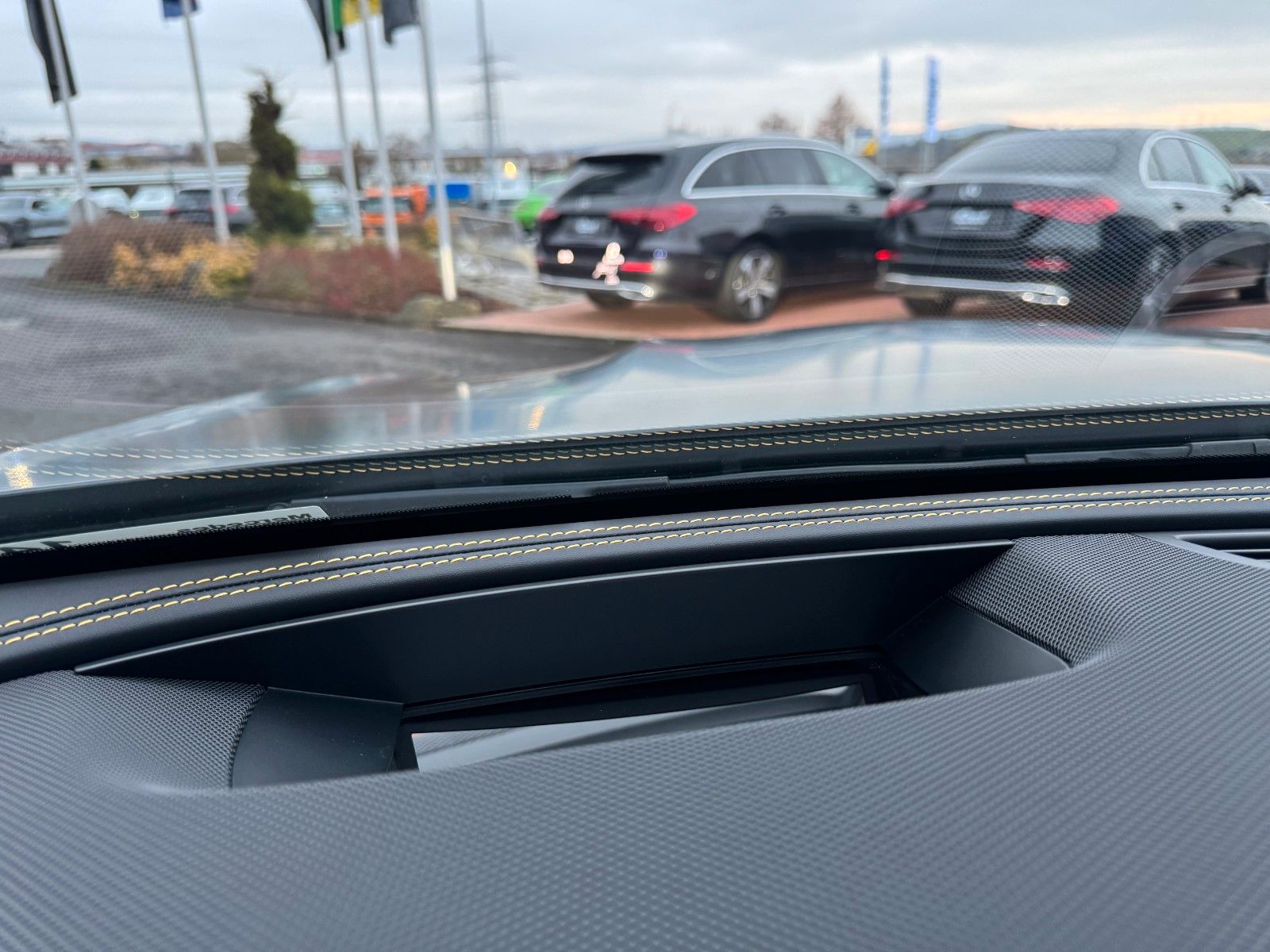 Fahrzeugabbildung Mercedes-Benz E 63 AMG S FinalEd+Pano+Burm+STH+Memory+HUD