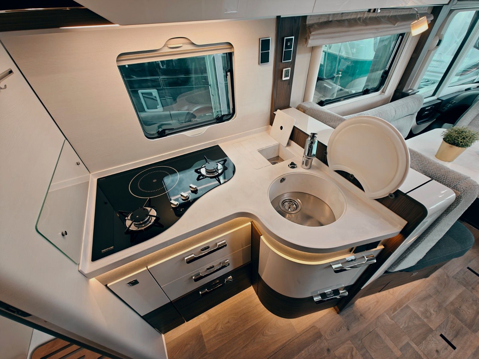 Fahrzeugabbildung HYMER / ERIBA / HYMERCAR B-KLASSE ML I 780 MASTERLINE - AUS ERSTBESITZ