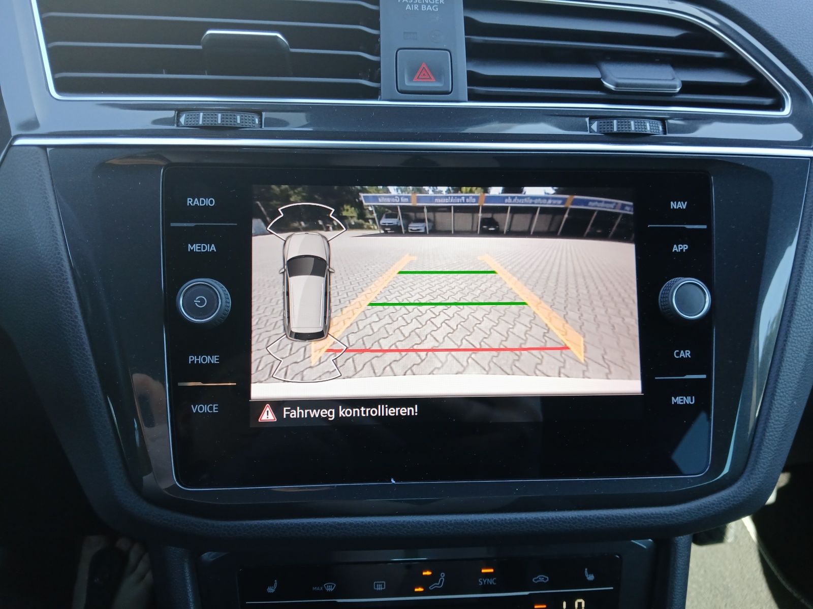 Fahrzeugabbildung Volkswagen Tiguan TDI R-Line FAHRSCHULE