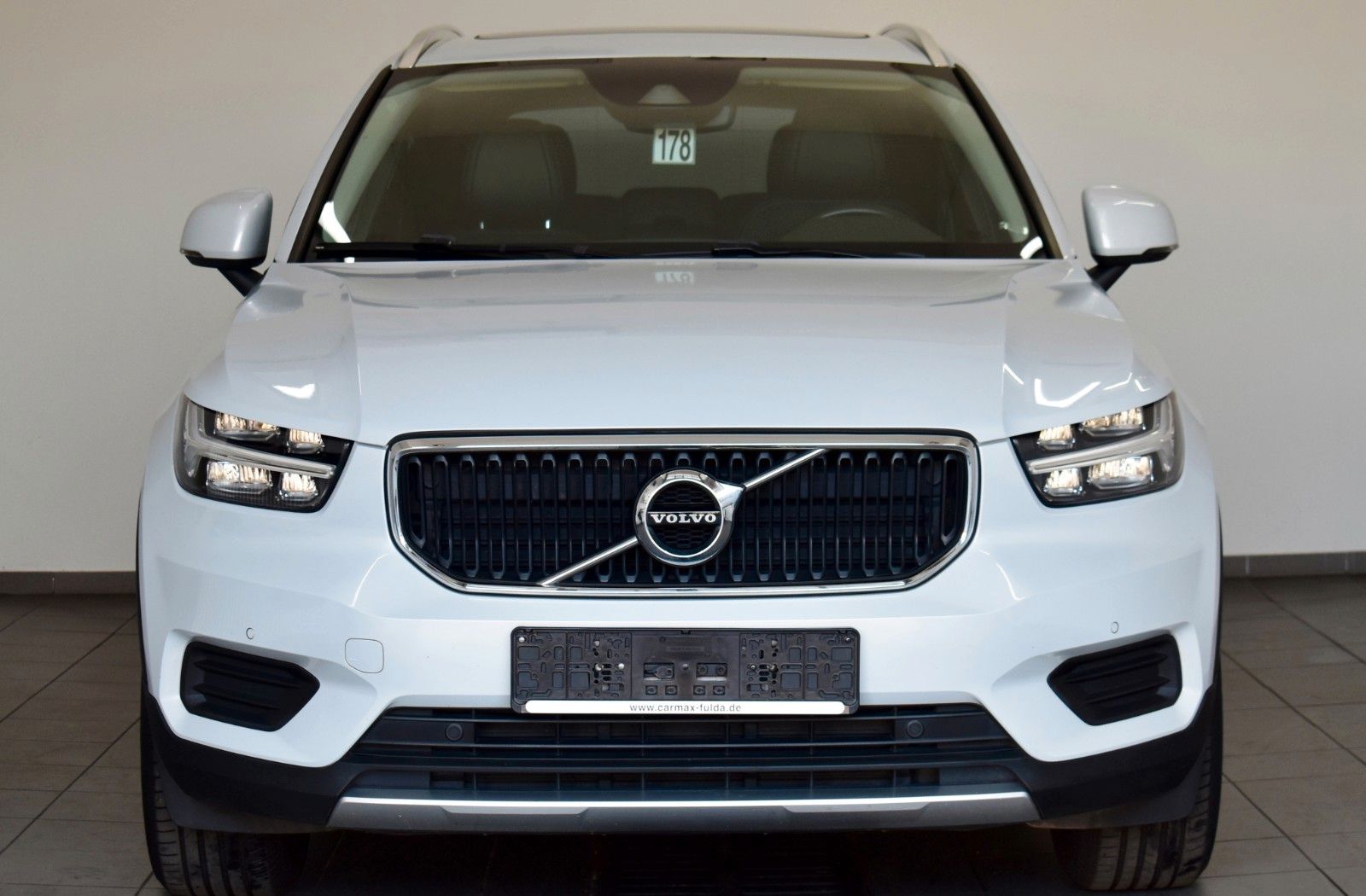 Fahrzeugabbildung Volvo XC40 Momentum Pro T.Leder,Navi,LED,SH,Panorama