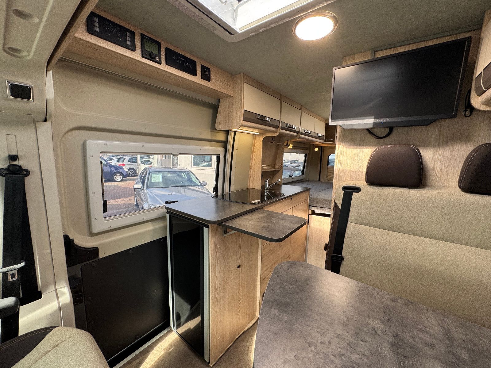 Pössl SUMMIT 600 PLUS SOLAR TV LTE AHK NAVI KAMERA LED