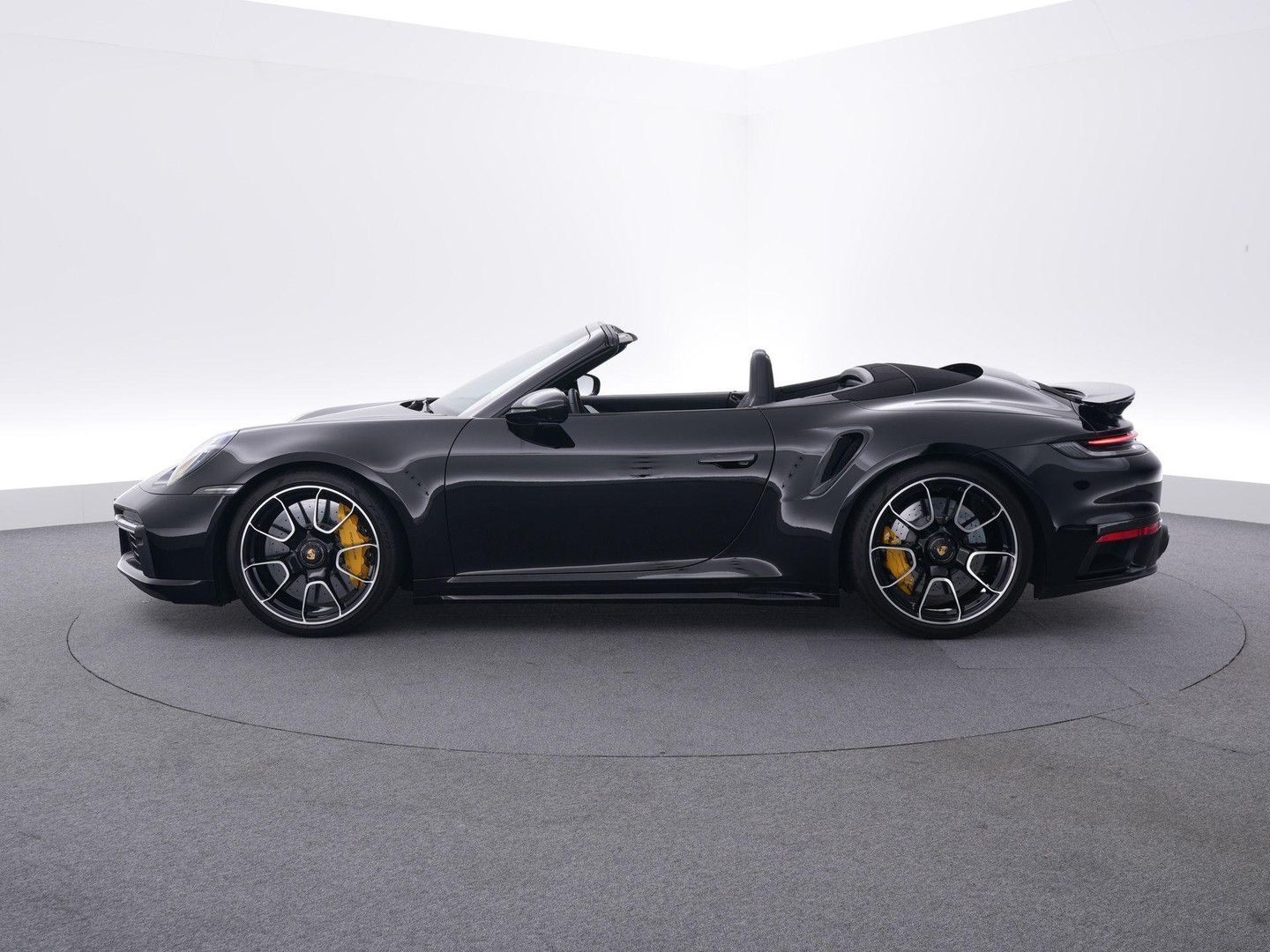 Porsche 992 Cabrio 3.8 Turbo S imagem 2