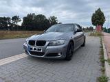 BMW E90 318i LCI Facelift - BMW 3er Reihe aus 2011: Facelift