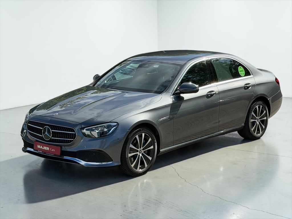 Image of Mercedes-Benz E 300