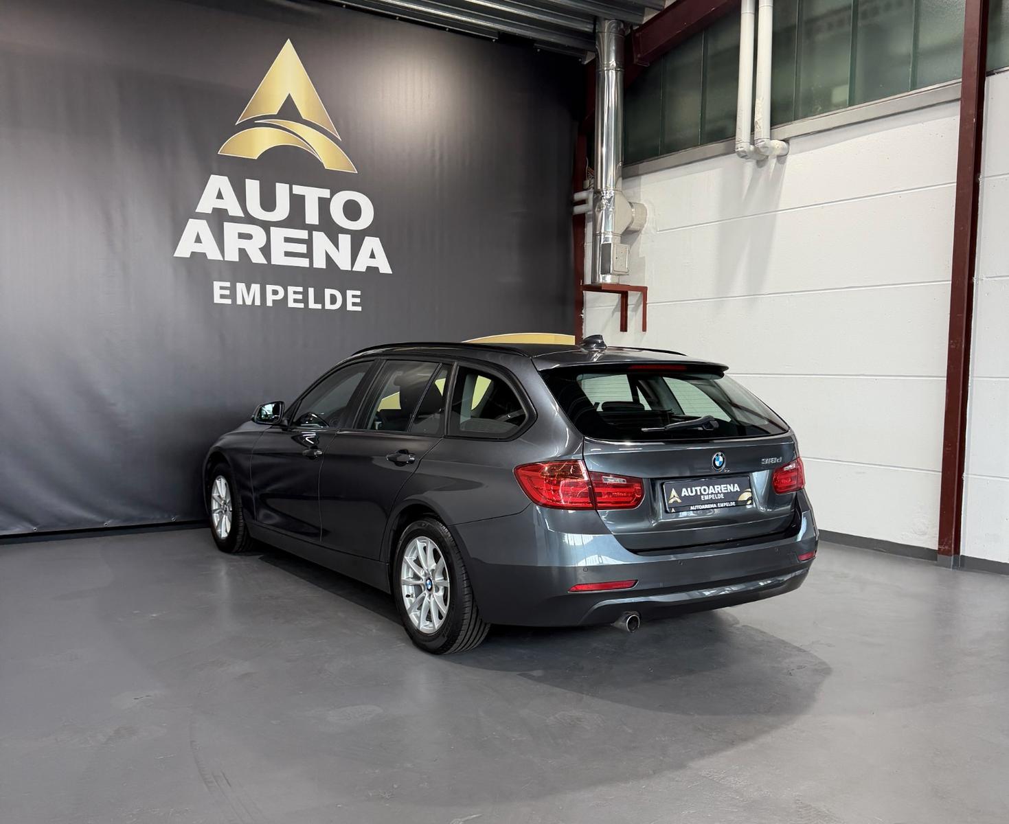BMW 318d Touring 2.0 Aut.*Pano*Start/Stopp/Navi/PDC