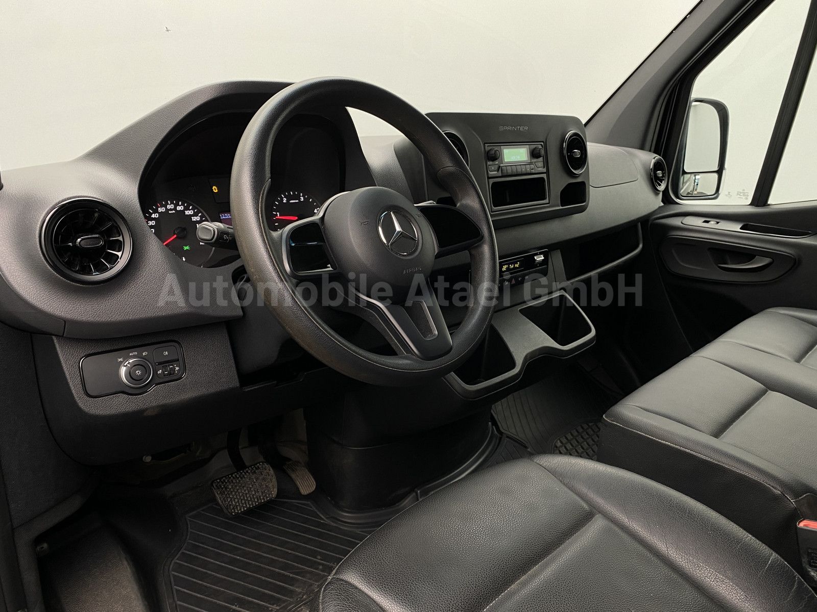 Fahrzeugabbildung Mercedes-Benz Sprinter 317 Automatik DoKa *AHK 3,5t* 0330
