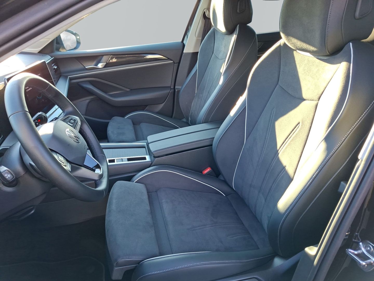 Passat Variant 1.5 eHybrid Business *AHK*KAMERA*