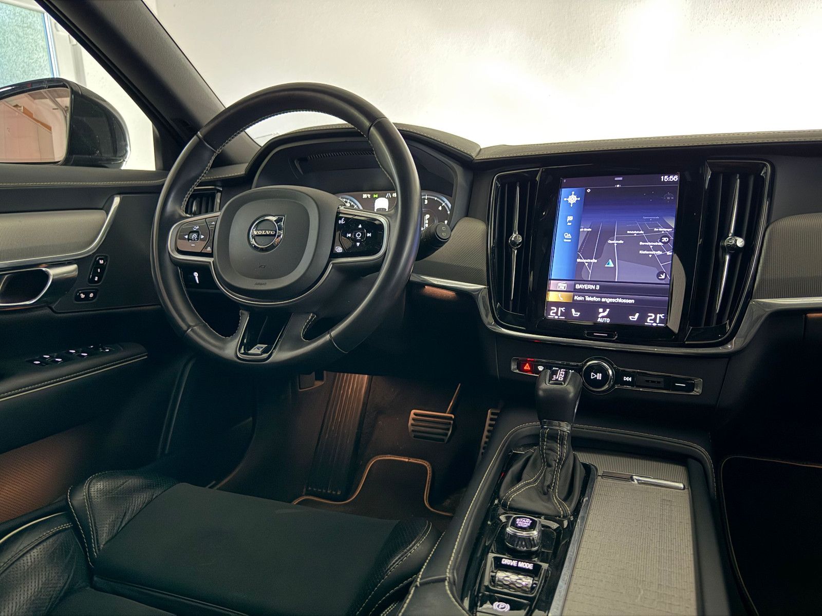 Fahrzeugabbildung Volvo V90 Kombi R Design D5 AWD/MEMORY/AHK/LED/KAM