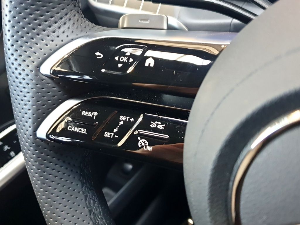 Fahrzeugabbildung Mercedes-Benz GLC 220 d 4MATIC AMG*NIGHT*Nav*KeyLess*PDC*RFK