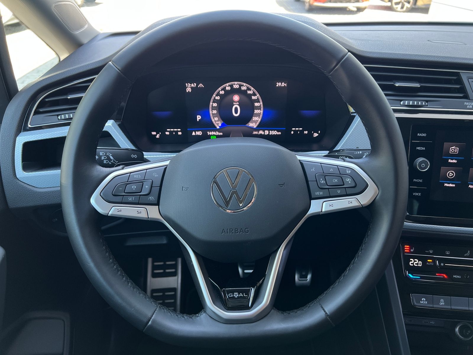 Fahrzeugabbildung Volkswagen Touran Comfortline 2.0 TDI DSG *R-Line Ext.,AHK,