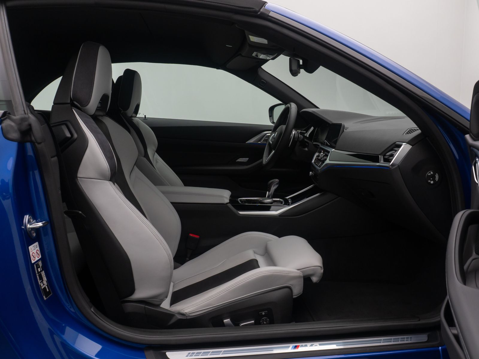 Fahrzeugabbildung BMW M4 Competition Cabrio DAB Laser HUD Alarm 19Zoll