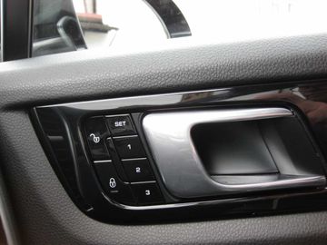Porsche Cayenne - 5