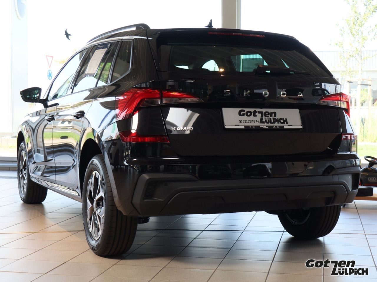 Fahrzeugabbildung SKODA Kamiq Selection 1.5 TSI LED DSG Keyless-Entry