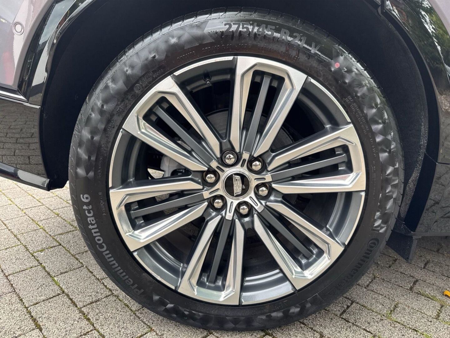 Fahrzeugabbildung Cadillac LYRIQ Sport AWD - Vollausstattung