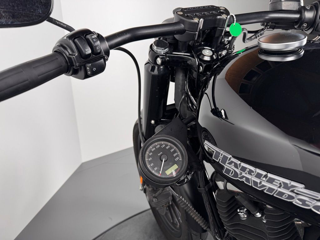 Fahrzeugabbildung Harley-Davidson XL 883 IRON *REIFEN  NEU *SEHR GEPFLEGT