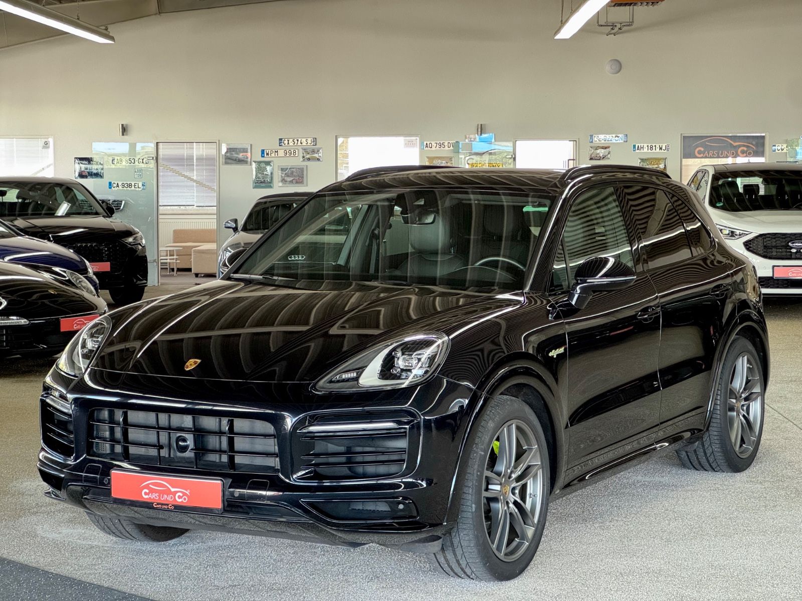 Porsche Cayenne E-Hybrid  *PAN*LED*ACC*SHZ*APP*Sp.Chrono