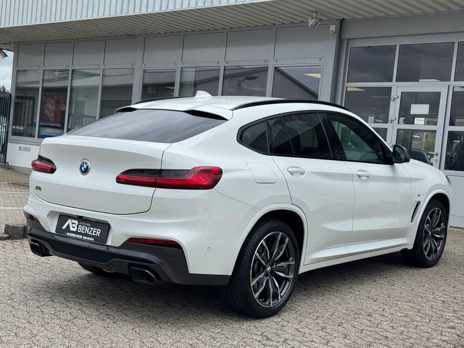 Fahrzeugabbildung BMW X4 M40/ACC/LED/AHK/Leder/HUD/Ambiente/360°Cam/