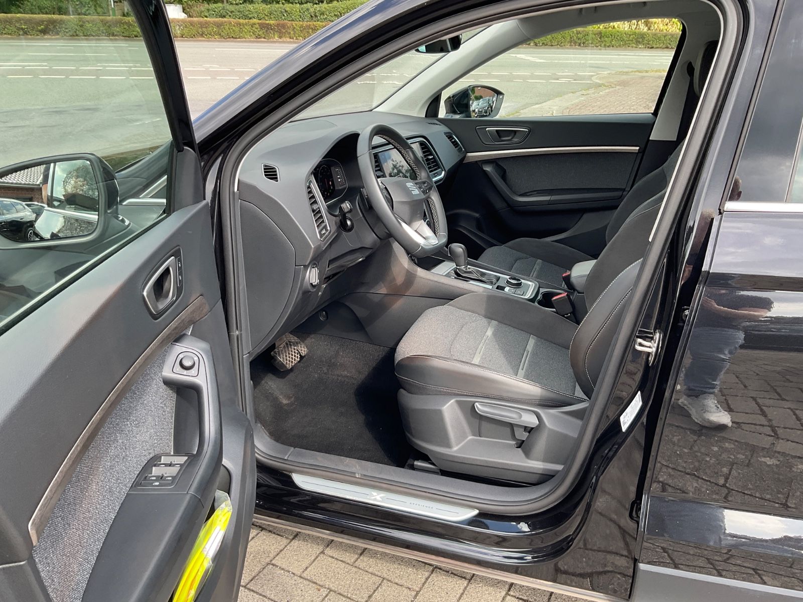Fahrzeugabbildung SEAT Ateca 1.5 TSI Xperience DSG,Kamera,Navi,Carplay