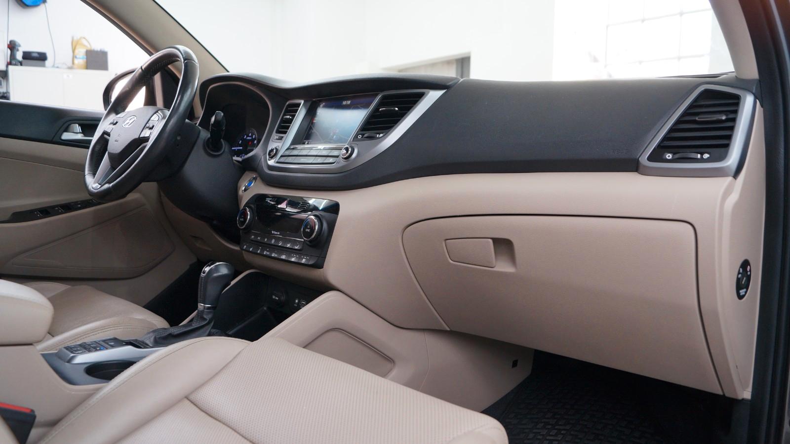 Hyundai Tucson Premium 4WD Automatik Kamera LED PDC BC