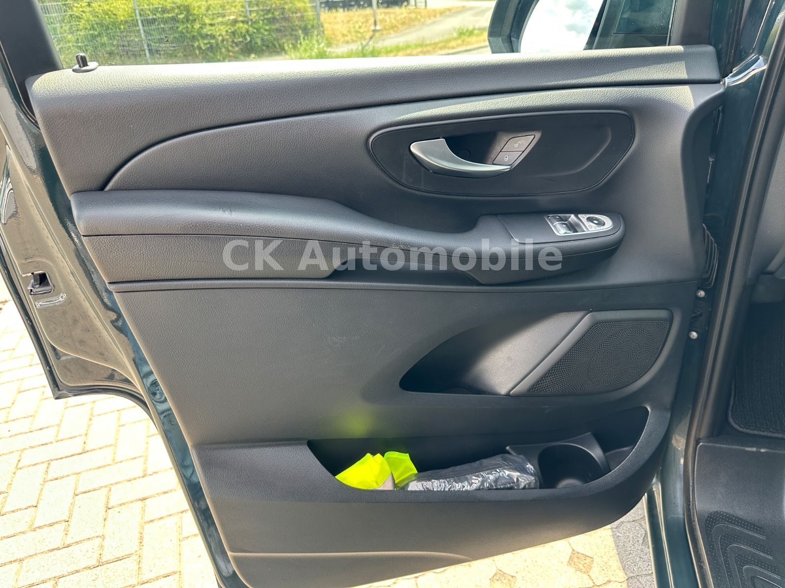 Fahrzeugabbildung Mercedes-Benz V 200d Rise Kompakt/5 Sitze/Klima/ Tempomat