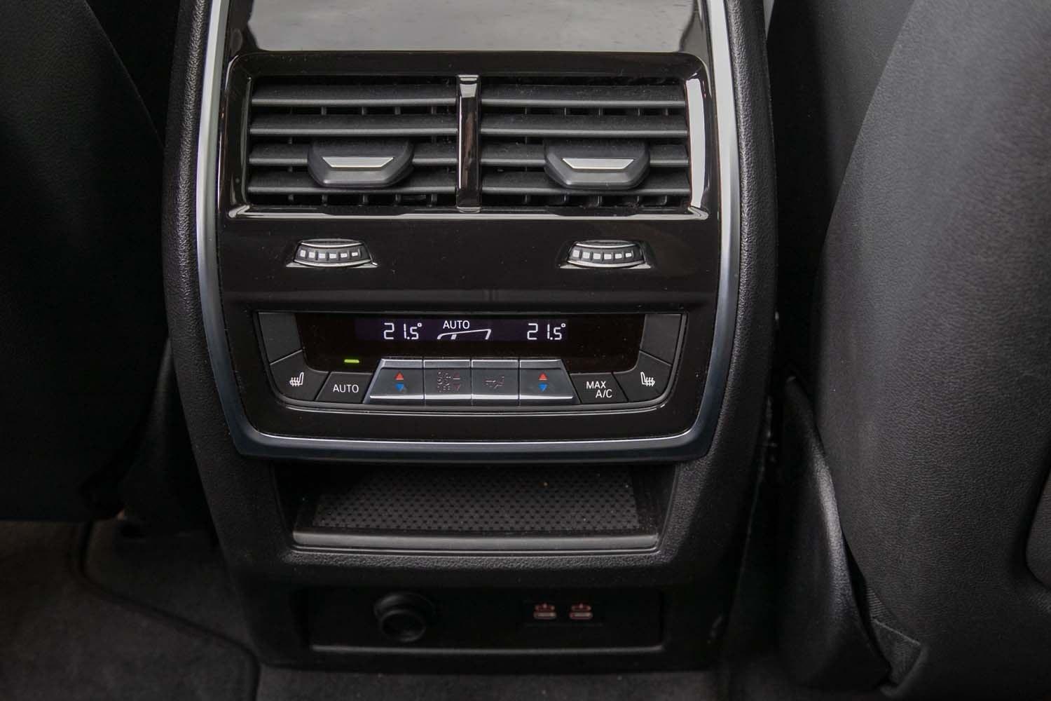 BMW X5 M60i xDrive M Pro AHK Pano HeadUp Luftfederng