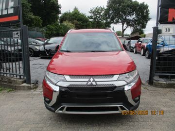 Mitsubishi Outlander - 2