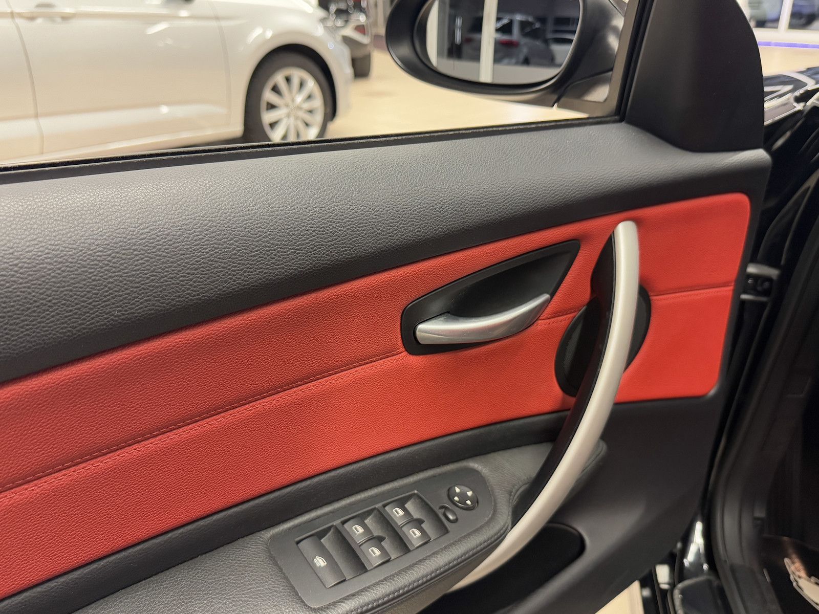 Fahrzeugabbildung BMW 118i Cabrio Automatik/Vollleder/Klimaauto/Tempo