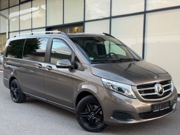 Mercedes V 220 - 2