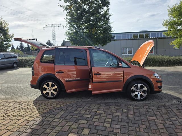 VW Touran — Foto 12