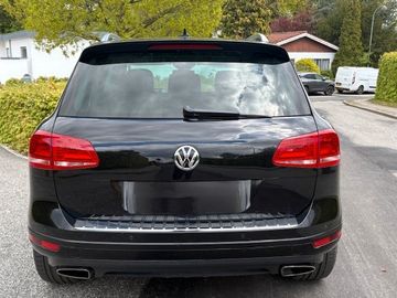 Volkswagen Touareg - 2