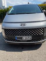 Hyundai STARIA 2.2 CRDi Signature Automatik 4WD Sign... - silberne Hyundai STARIA