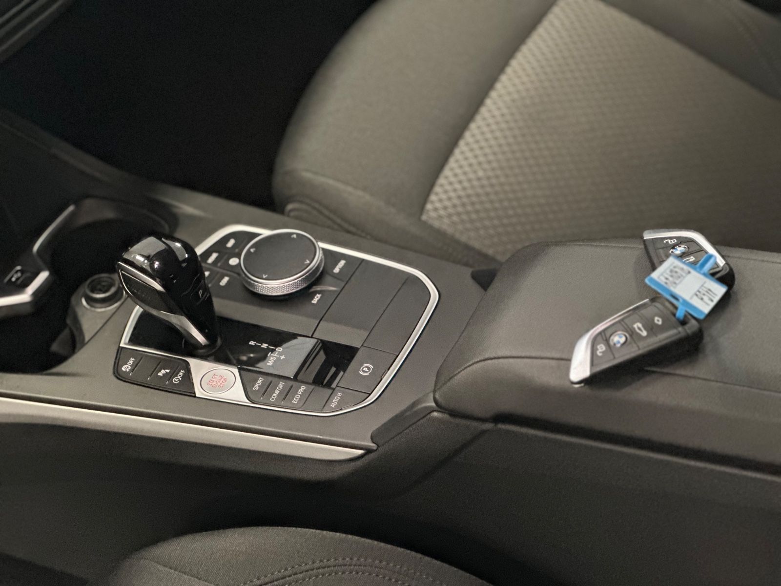BMW 116d Aut/Navi/LED/SitzHeiz/ActivGuard/Tempomat foto 8