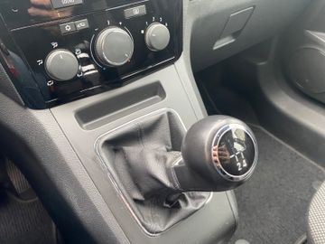 Bild 13 Opel ZAFIRA B FAMILY 7 SITZE SCHECKHEFTGEPFLEGT