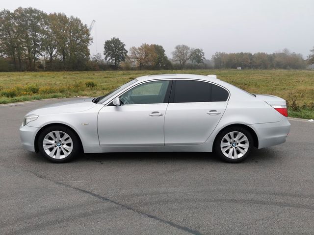 BMW 523i TOP gepflegt!!  Navi, Leder, Pdc, Shz...