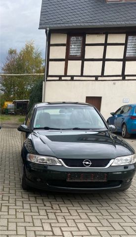 Opel Vectra 1.6L Edition 2000