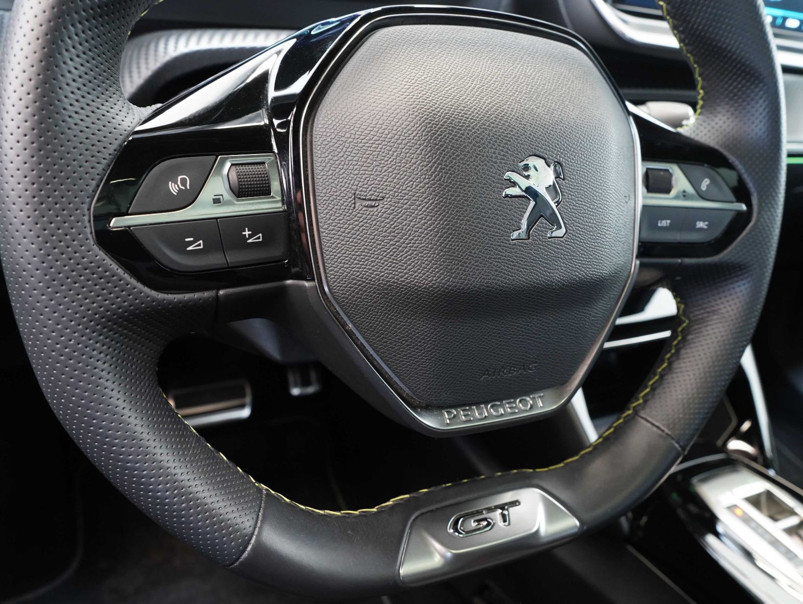 Fahrzeugabbildung Peugeot e-2008 GT Pack LED/ACC/PANORAMA