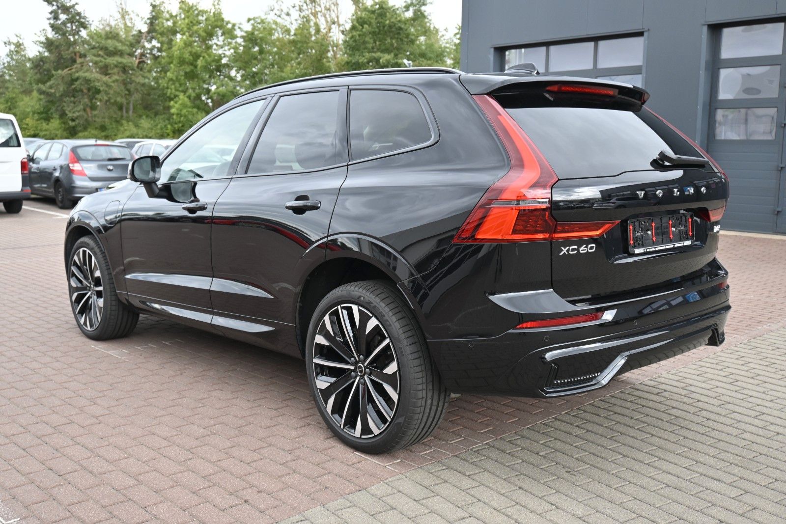 Fahrzeugabbildung Volvo XC60 T8 RC AWD Ultra Dark*LUFT*AHK*ACC*FACELIFT