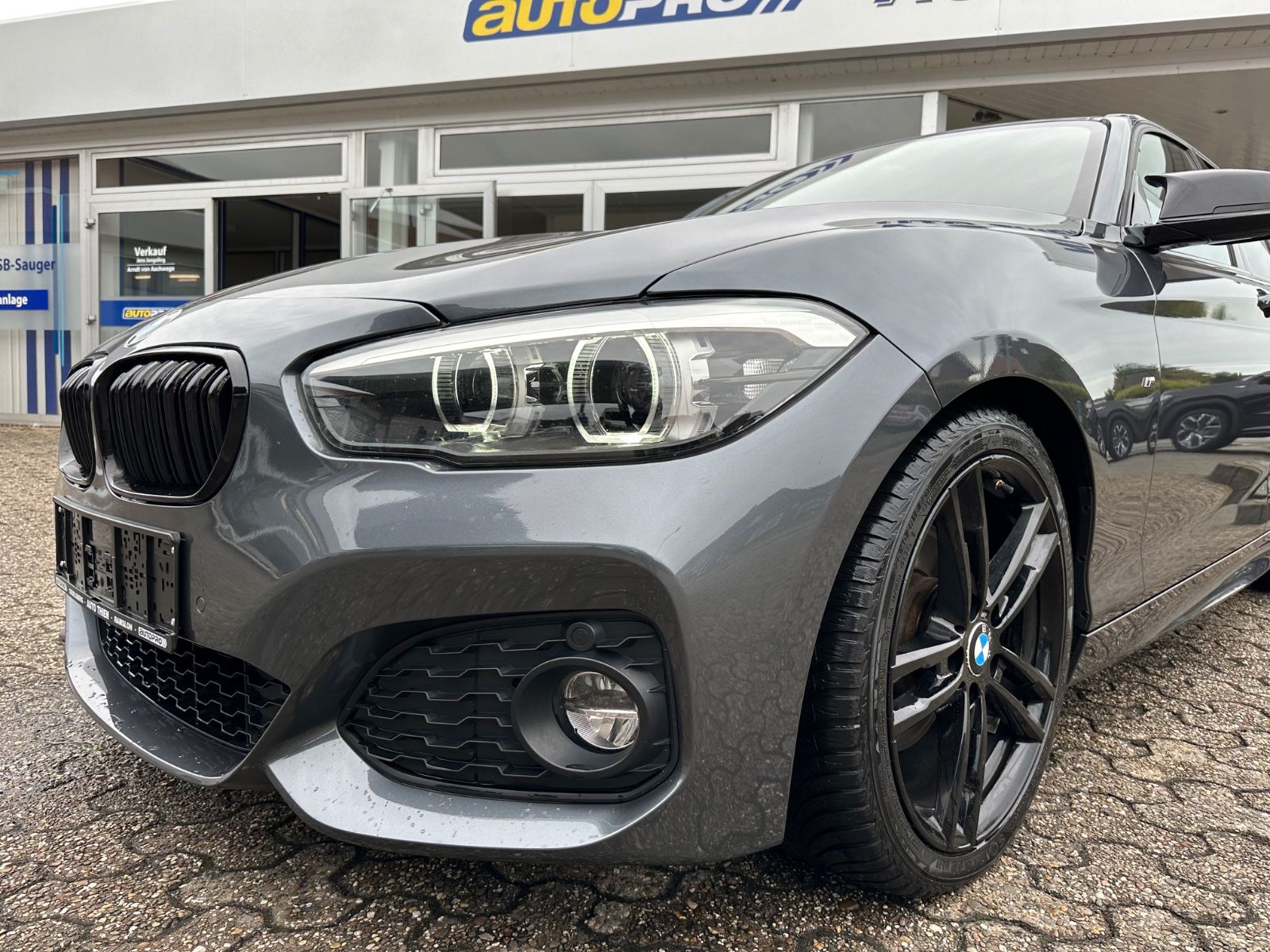 Fahrzeugabbildung BMW 125 i Edition M Sport Shadow LED/Navi/Leder/PDC