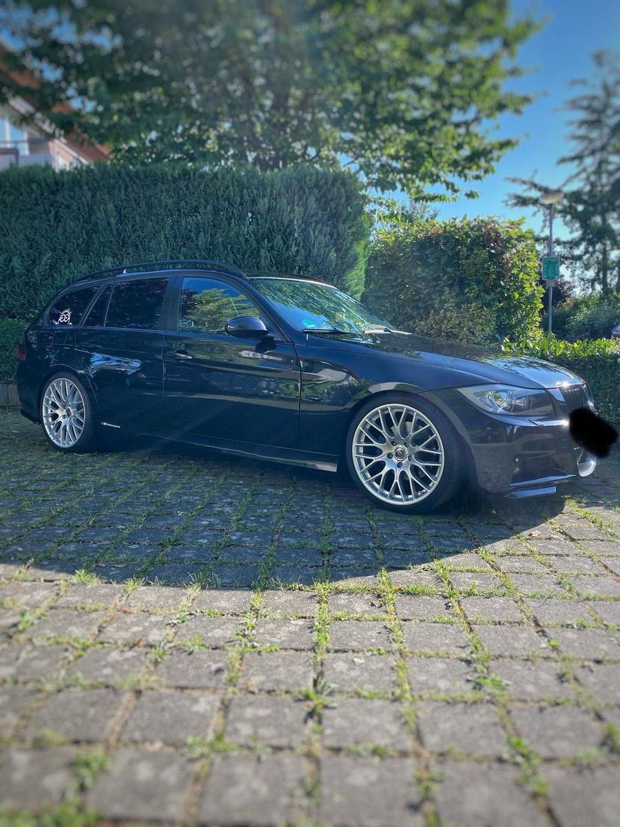BMW 318 2007 — rear view