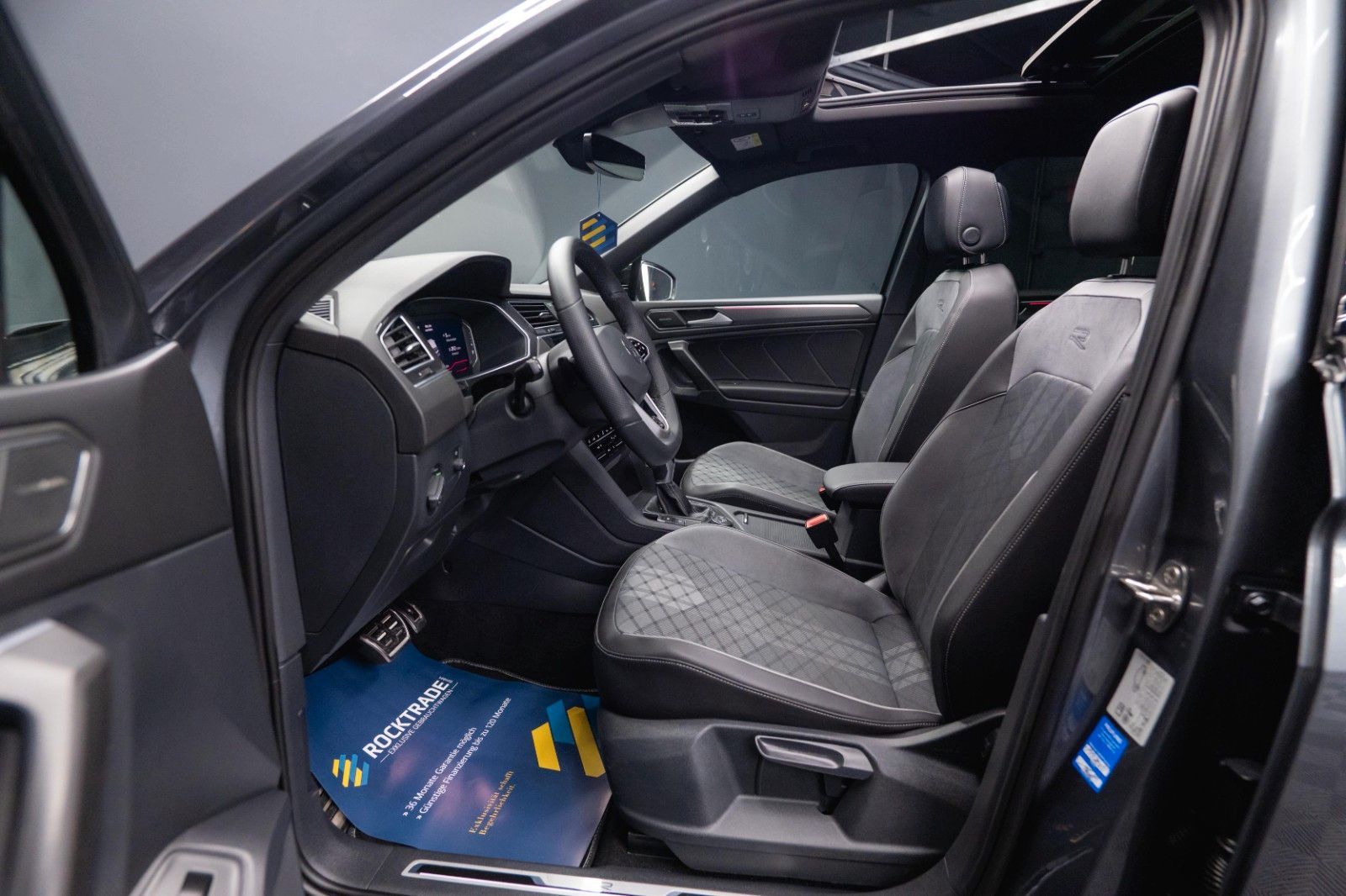 Fahrzeugabbildung Volkswagen Tiguan Allspace R-Line 4Motion HUD | PANO | ACC