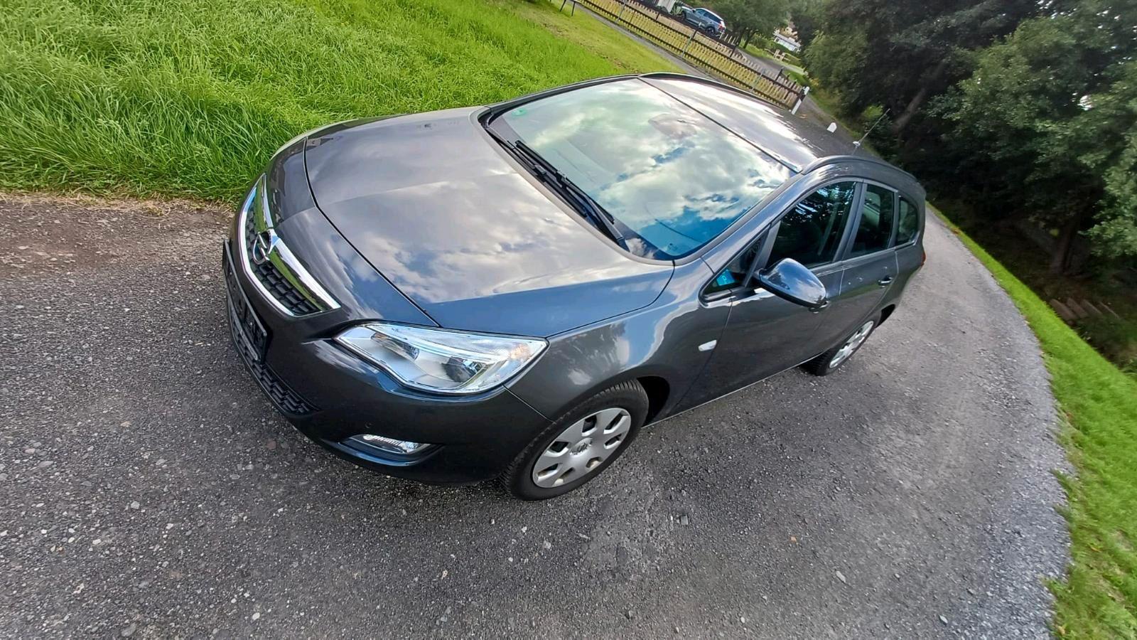 Opel Astra, 2012