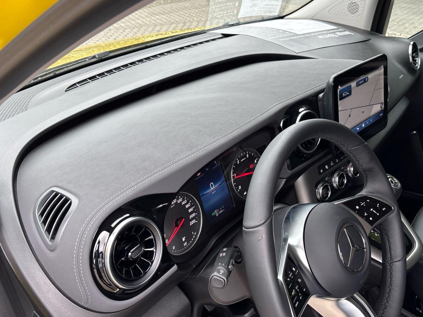 Mercedes-Benz T 180d Progressive LED Kamera Navi KEYLESS-GO 7G