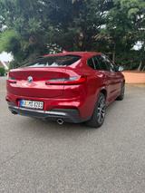 BMW X4 xDrive30i AT M Sport M Sport - rote BMW X4