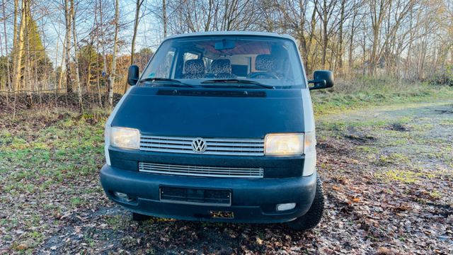 Volkswagen T4 Caravelle 2,5-l-Otto syncro lang Mit Neue TÜV